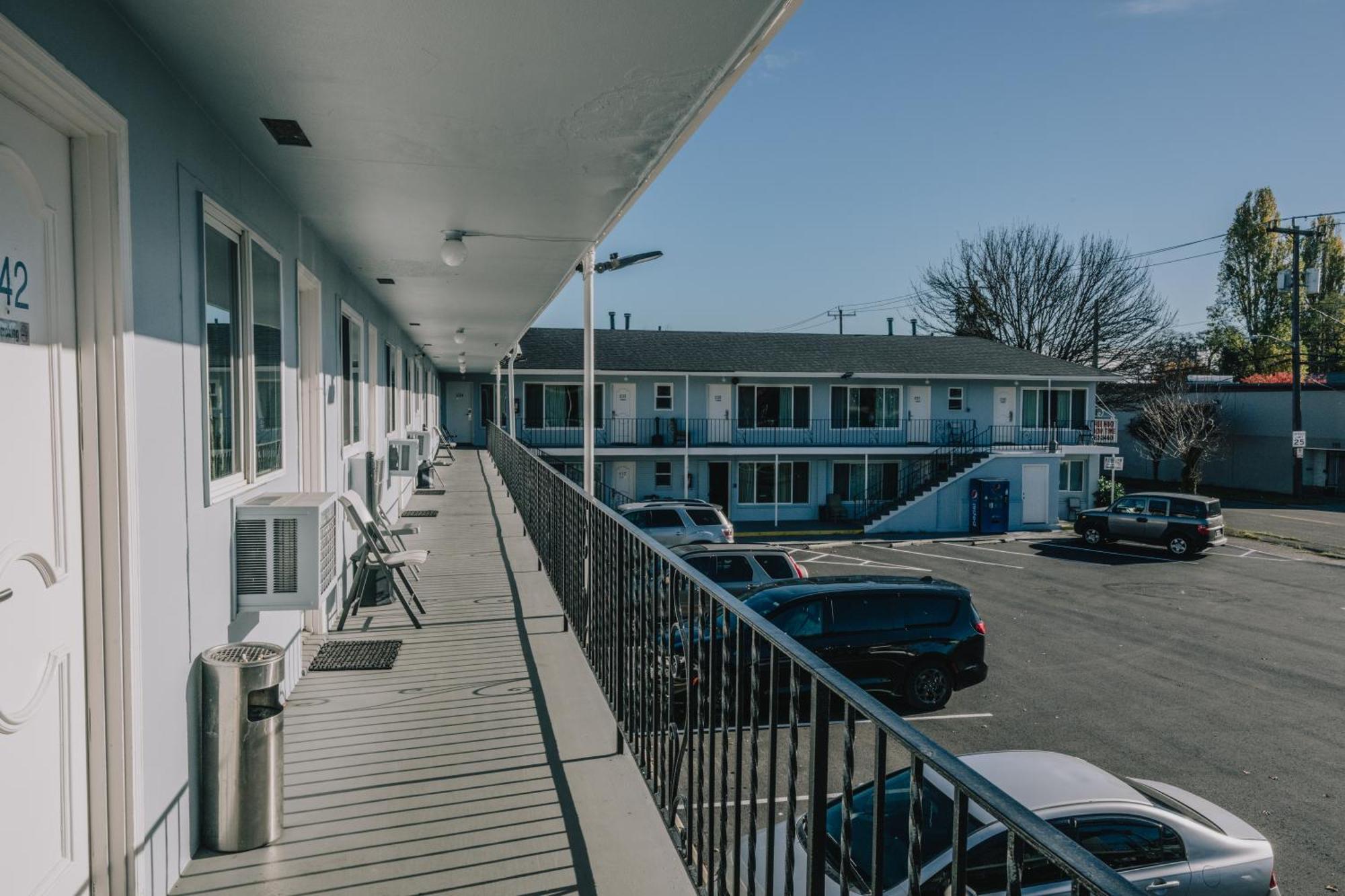 La Hacienda Motel Seattle Exterior photo